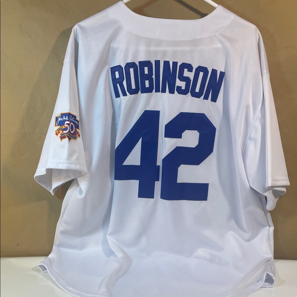 White Dodgers Baseball Jersey #42 Jackie Robinson 1955 - Picture 9 of 9